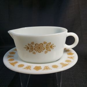 Vtg Pyrex Gold and Butterfly syrup/gravy boat and underplate.